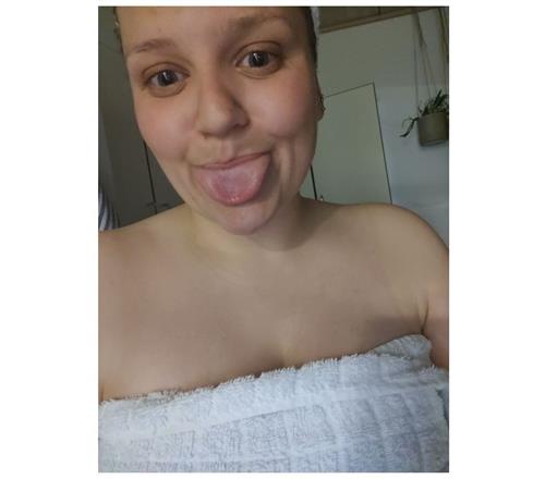 Ela Nas, 18, Winnipeg - Canada, Golden Shower (recieve)